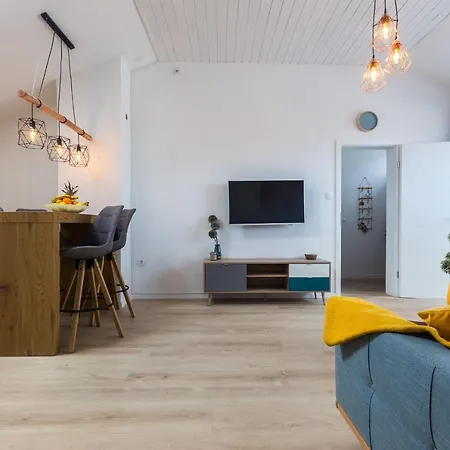 Kuki With Balcony Apartament