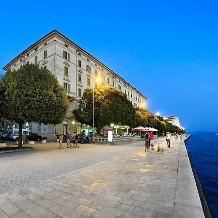 Kuki With Balcony Apartament *