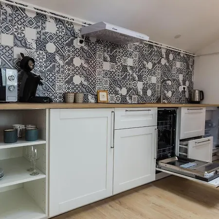 Kuki With Balcony Apartament