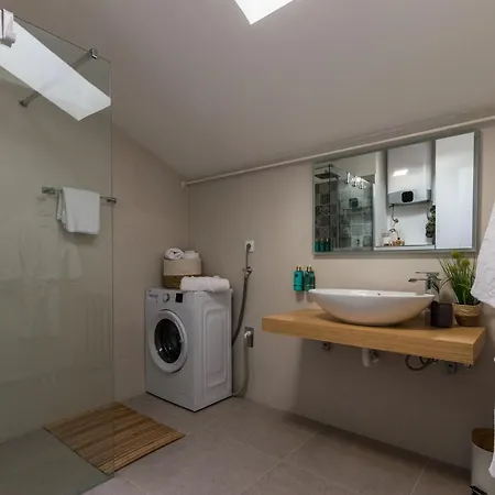 Apartman Kuki With Balcony Zára