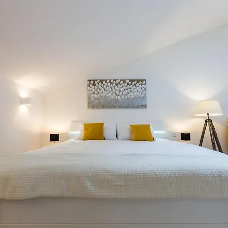 Kuki With Balcony * Zara